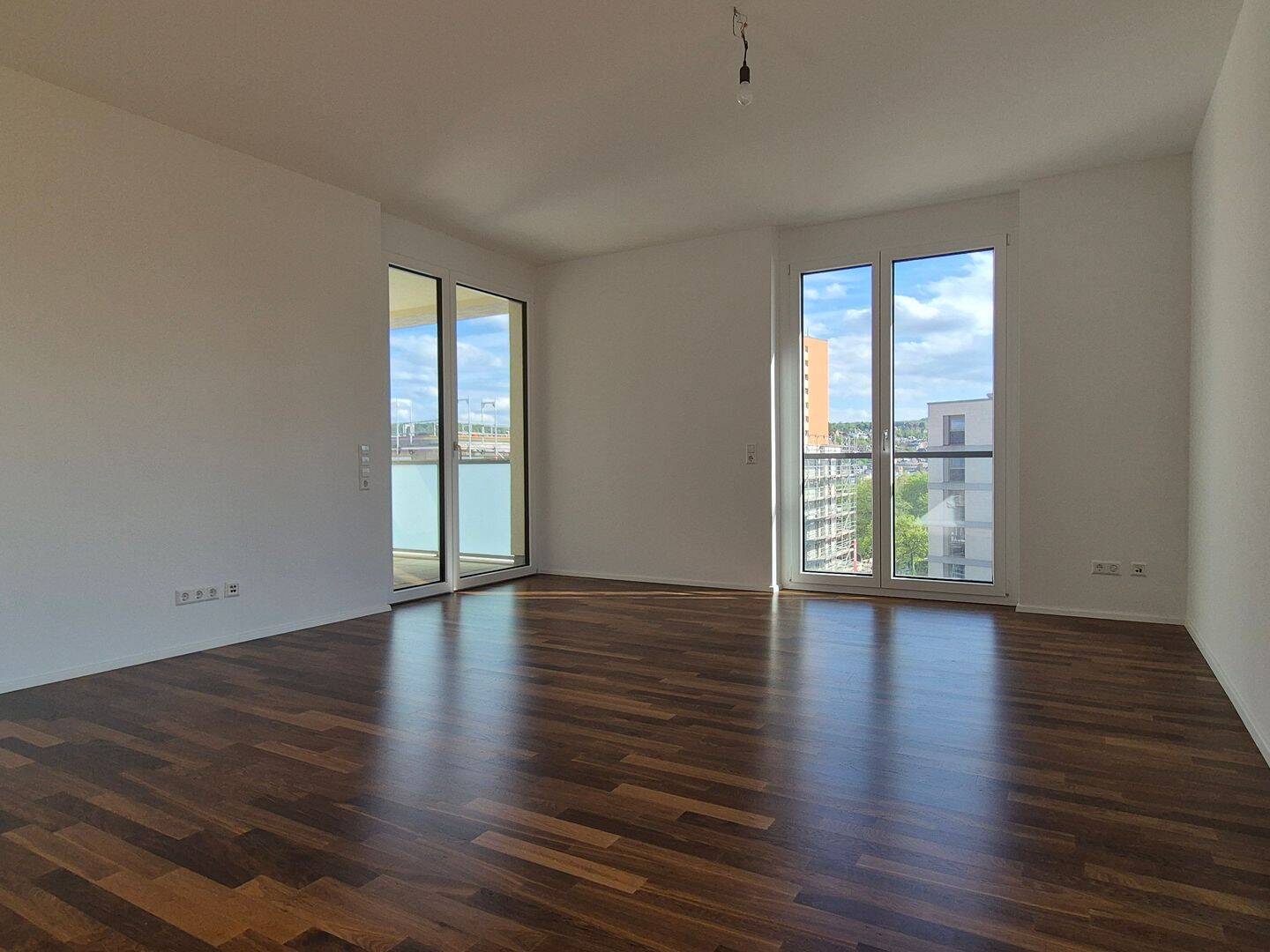 Sofort bezugsfertig statt Baustelle – neuwertige 4,5 Zimmer-Wohnung mit Loggia! – 70191 Stuttgart – Vorschaubild 4