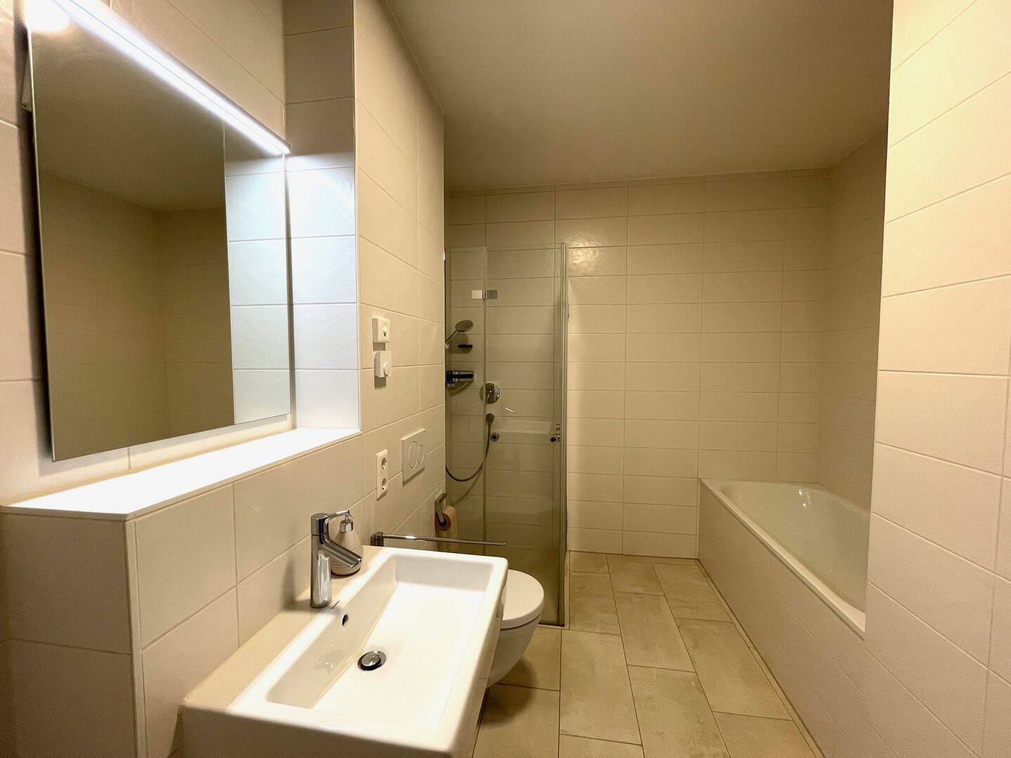Sofort bezugsfertig statt Baustelle – neuwertige 4,5 Zimmer-Wohnung mit Loggia! – 70191 Stuttgart – Vorschaubild 8