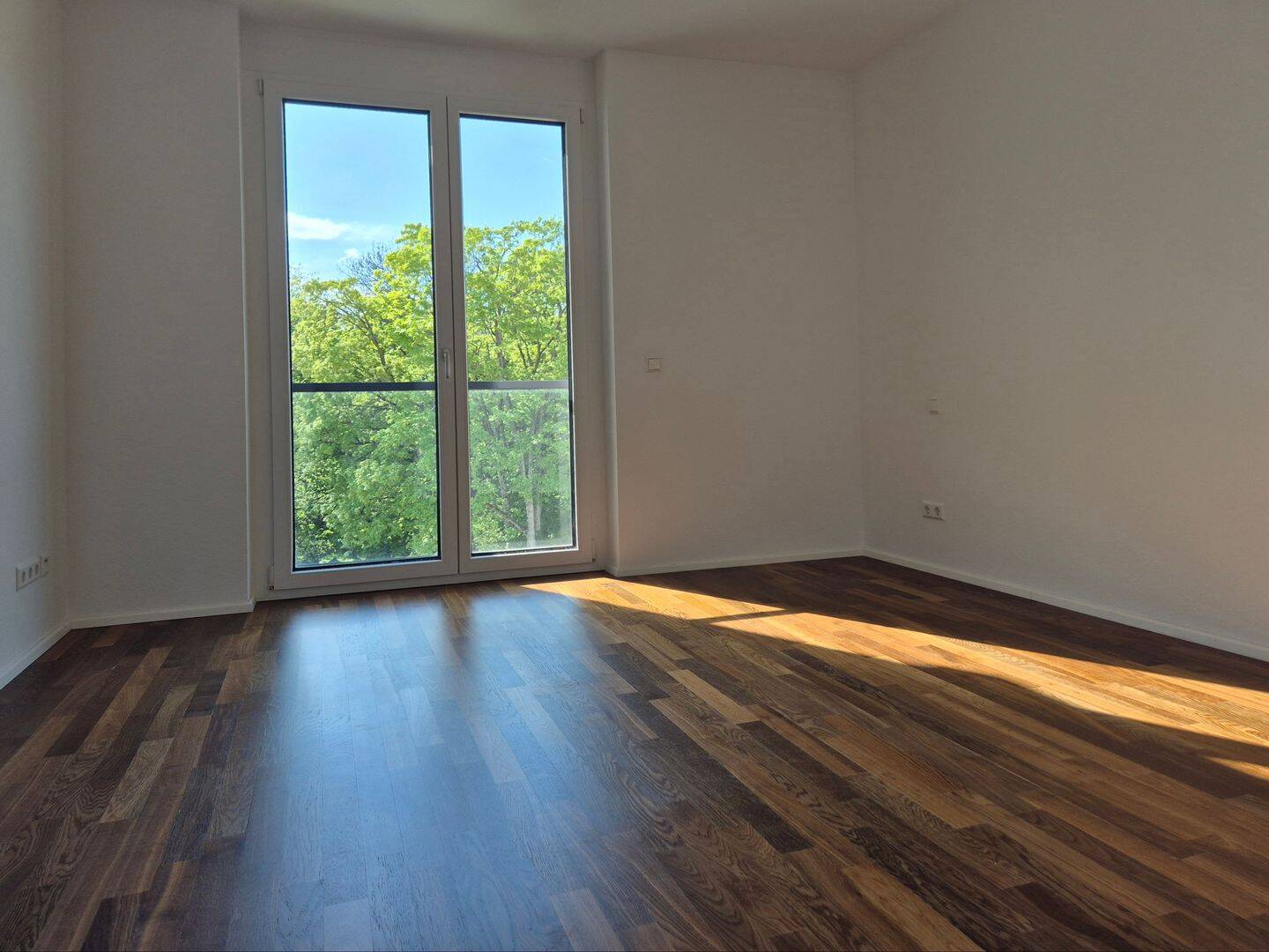 Sofort bezugsfertig statt Baustelle – neuwertige 4,5 Zimmer-Wohnung mit Loggia! – 70191 Stuttgart – Vorschaubild 9