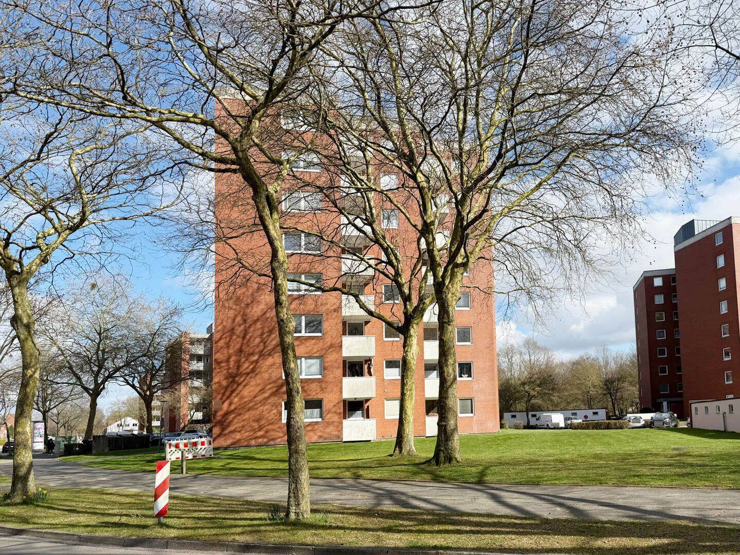 Freie 2-Zimmer-Wohnung mit Balkon & Garage in attraktiver Lage von Neumünster, 24539 Neumünster (Gadeland Ruthenberg Stör Wittorf)