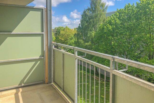 Wohnen am Stadtpark mit Balkon und Einbauküche – Chemnitz – Vorschaubild 3