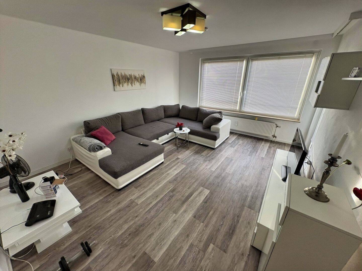 — sehr gepflegte 2 Zimmer Wohnung mit Balkon —, 30880 Laatzen