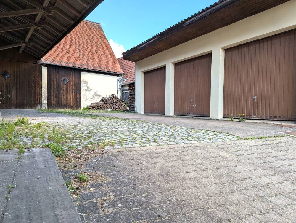 Einfamilienhaus mit großzügigem Grundstück und zusätzlichem Bebauungspotenzial, 96172 Mühlhausen
