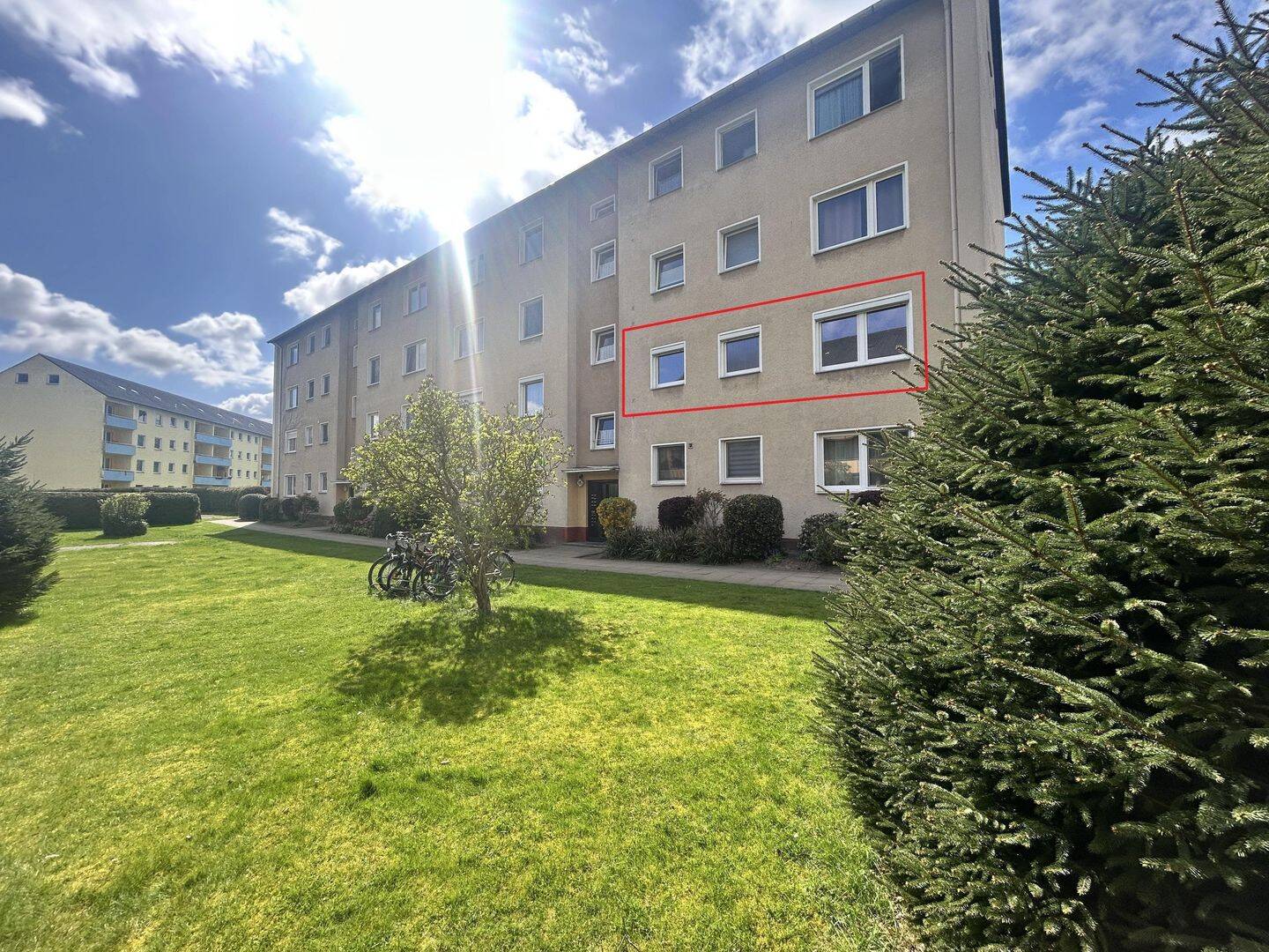 Modernisierte 4-Zimmer-Wohnung mit Garage und Balkon in Minden, 32425 Minden