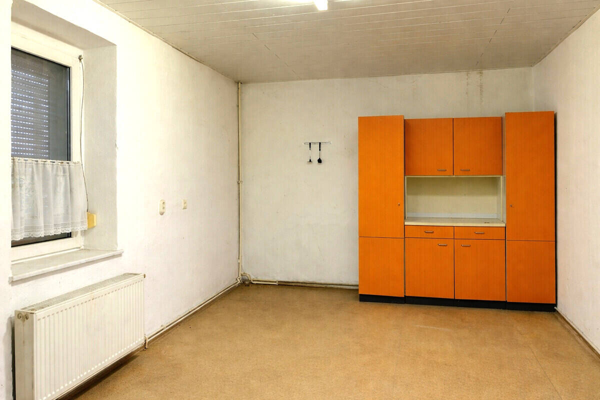 Freistehendes Haus mit großem Grundstück in Gröbern mit viel Potenzial, 6774 Muldestausee