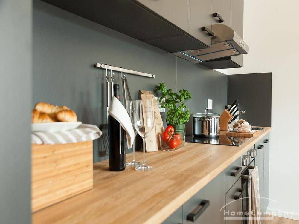 17939A255 HomeCompany Dresden Möbliert/Furnished 3-Zimmer Apartment in Dresden-City Altstadt max. 5 Personen – 1067 Dresden – Vorschaubild 3