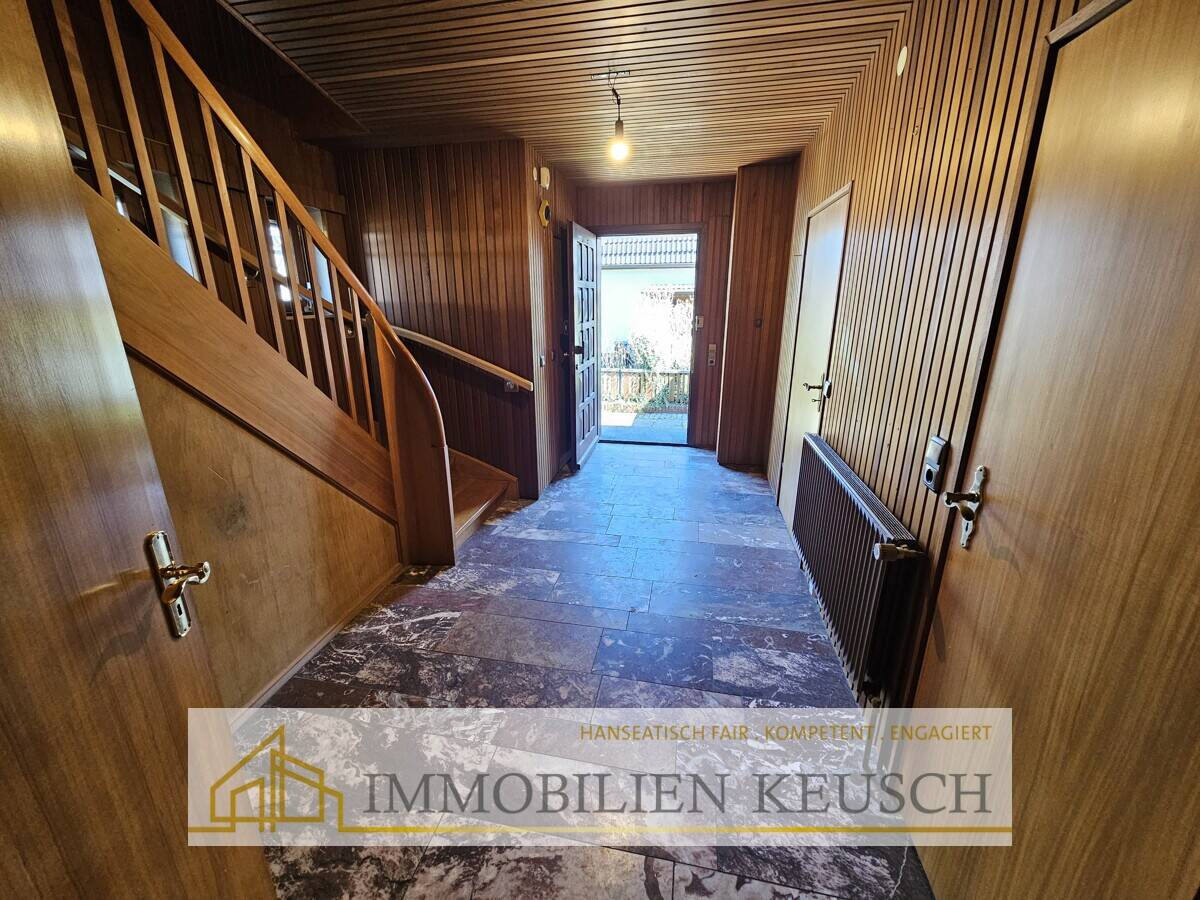 Einfamilienhaus in in begehrter & zentraler Lage von HB-Neustadt mit Potential, Garage, Balkon&Pool