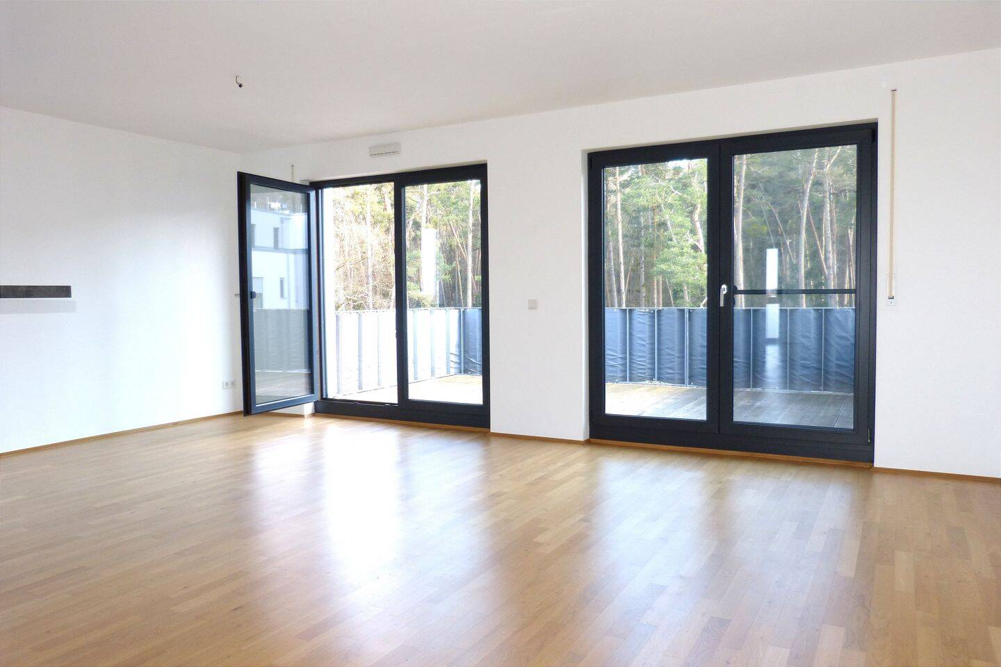 Fürth-Oberfürberg: helle, moderne und äußerst attraktive 4-Zimmer-Eigentumswohnung mit hochwertiger Einbauküche und einem großen und sonnigen Balkon, 90768 Fürth