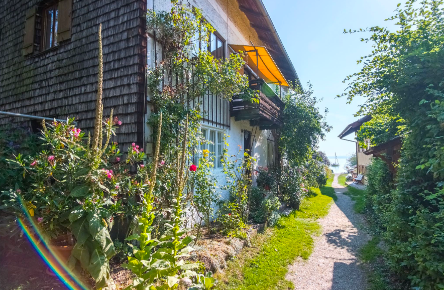 Fraueninsel – Fischerhaus mit eigenem Seeufer, Bootsanleger, Bootshaus und Außenboje, 83257 Gstadt a. Chiemsee (Gstadt)