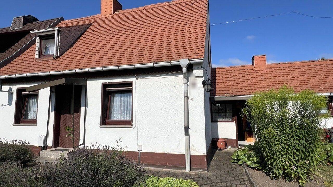 Anpacken, gut wohnen in Siedlungslage!, 6688 Weißenfels