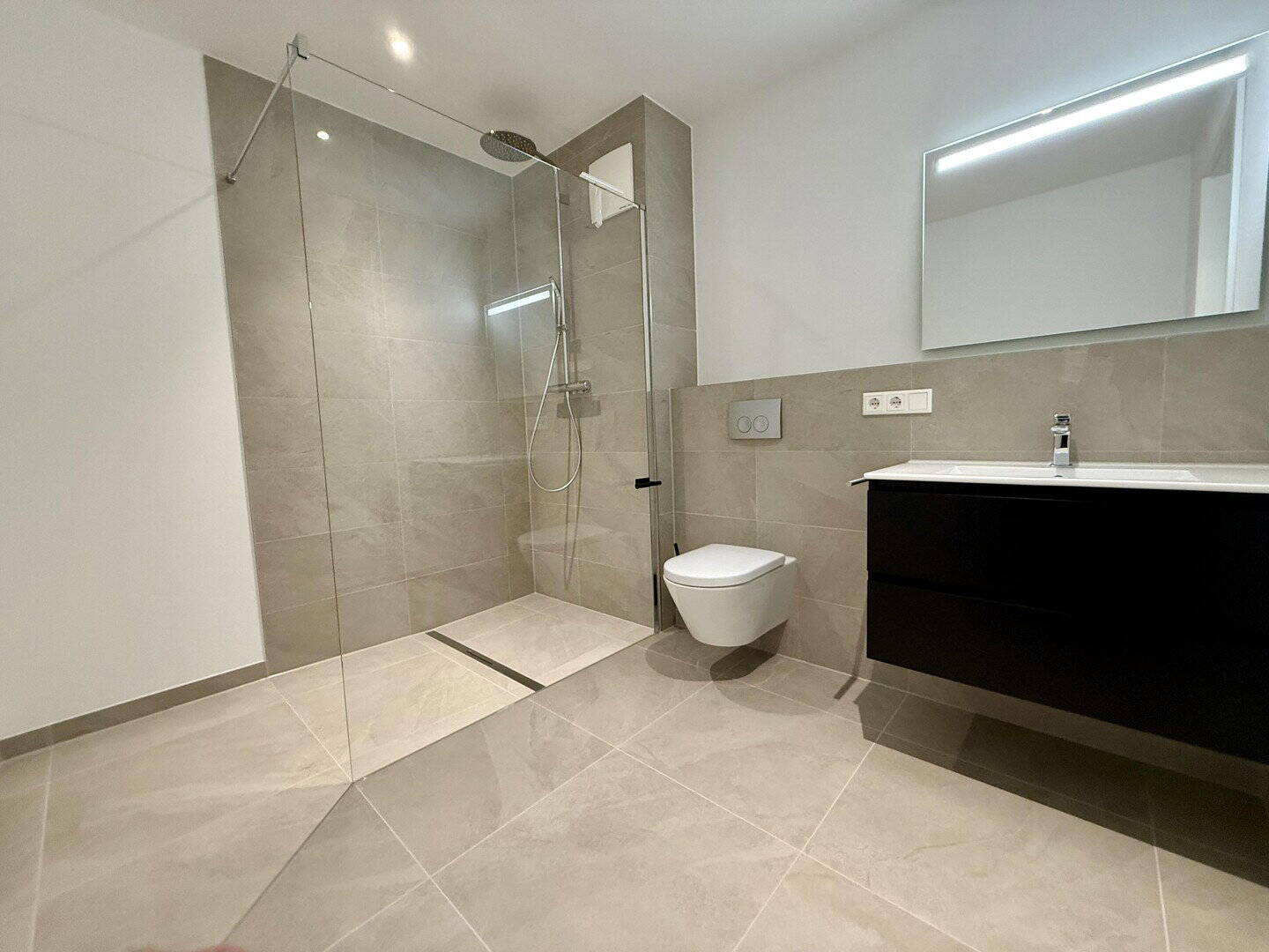 Ideal für Klinikmitarbeiter 2-Zi Wohnung m. Balkon – KFW 40 NH, 94086 Bad Griesbach i. Rottal