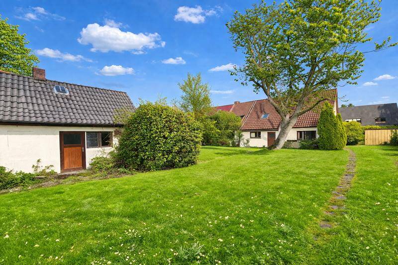 Sanierungsobjekt mit Zukunft – Doppelhaushälfte mit Einliegerwohnung auf 901qm großem Grundstück in Hamburg-Jenfeld ! – 22043 Hamburg – Vorschaubild 3