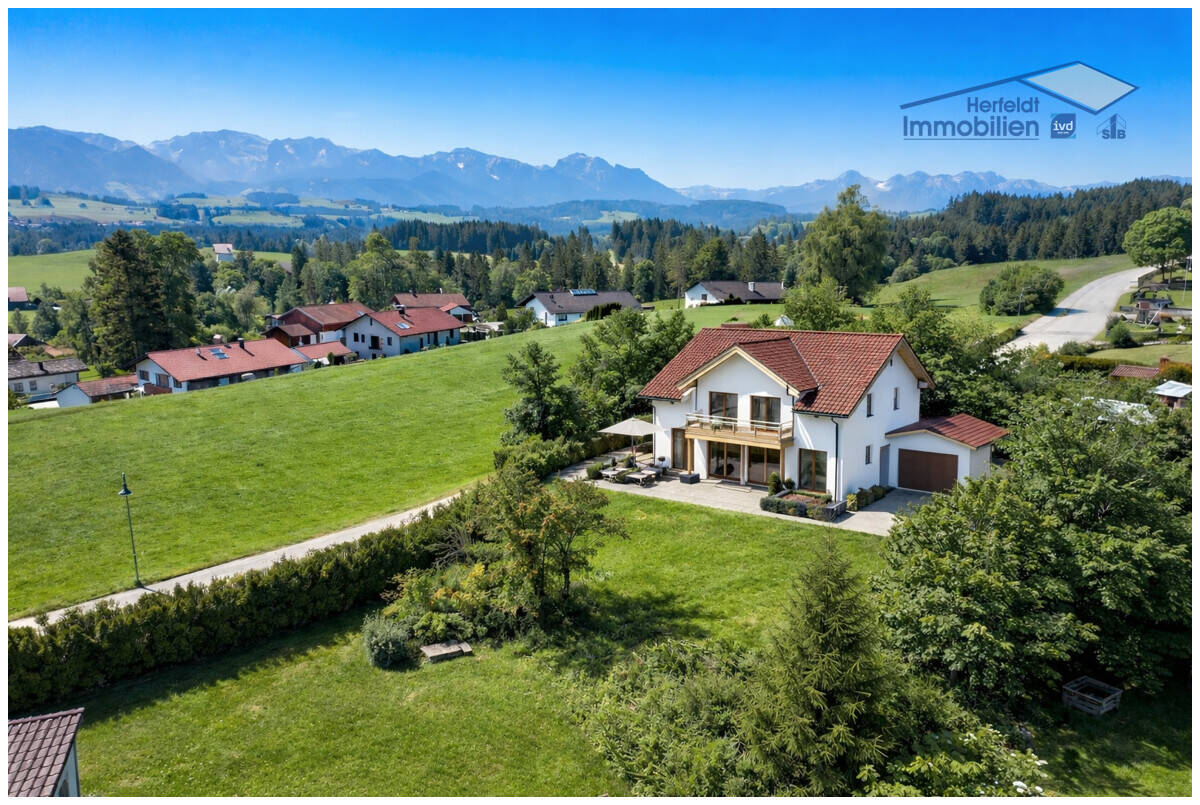Einzigartiges Baugrundstück in erhabener Lage am Ortsrand mit spektakulärem Alpenblick, 86983 Lechbruck am See