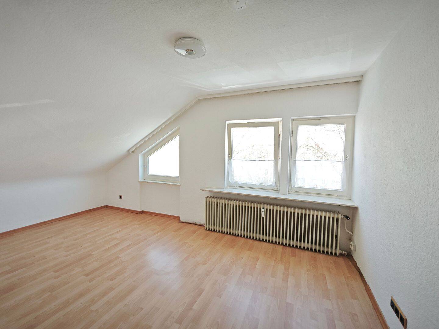 2-ZKB-Eigentumswohnung mit wohnmäßigem Raum im Souterrain in Kassel-Kirchditmold, 34130 Kassel (Harleshausen Kirchditmold)