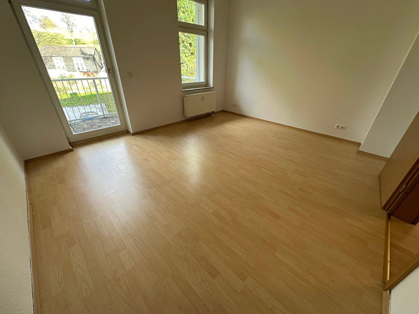 1. OG – Balkon am Arbeitszi. – Stellplatz mgl. – Wanne ! – Chemnitz – Vorschaubild 3