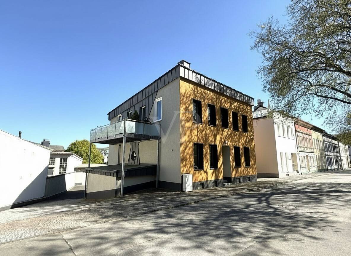 Stadtvilla-Flair mit großem Balkon – großzügig, zentral und gepflegt, 58638 Iserlohn