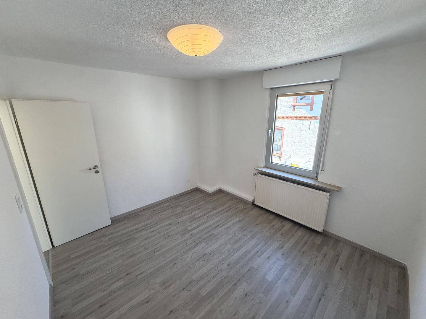 Attraktive 4-Zimmer-Wohnung mit Einbauküche, Gartenabteil & Garage, 63579 Freigericht