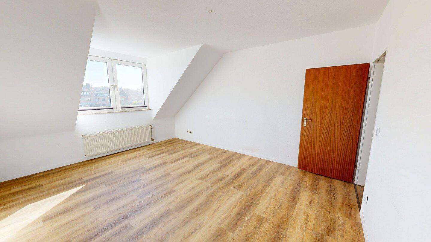 Helle 3 Zimmer mit G-WC und großem Keller, 41236 Mönchengladbach (Bonnenbroich Geneicken Heyden Mülfort Rheydt)
