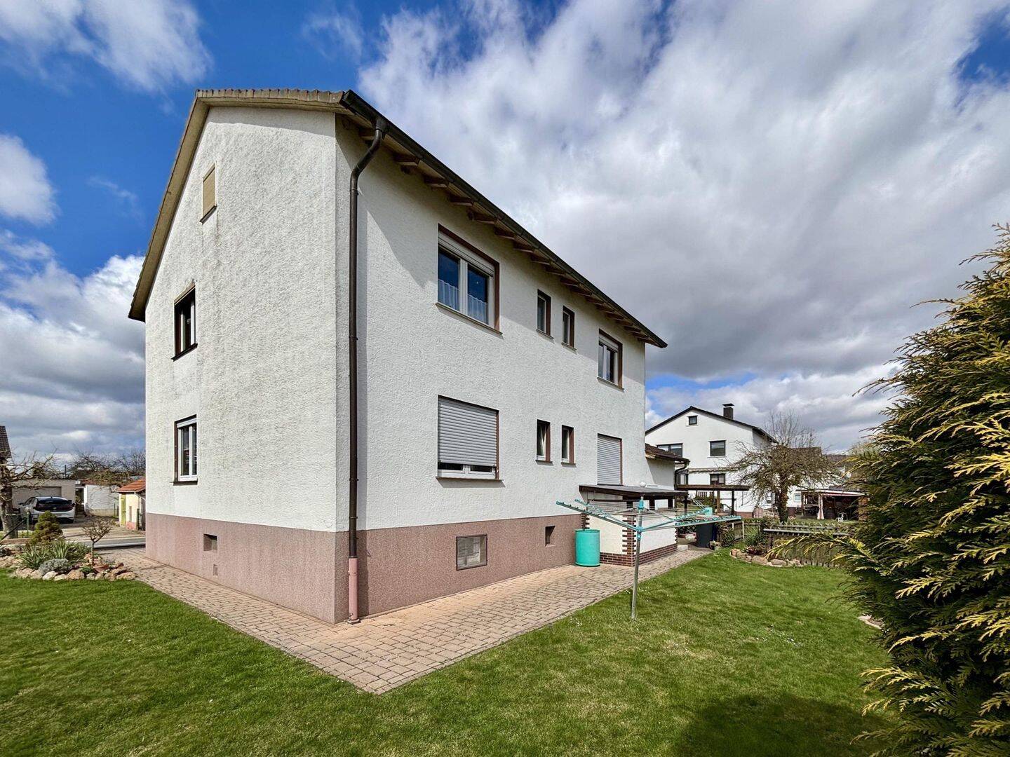 Zweifamilienhaus in ruhiger Lage – gepflegt, großzügig & vielseitig, 34537 Bad Wildungen
