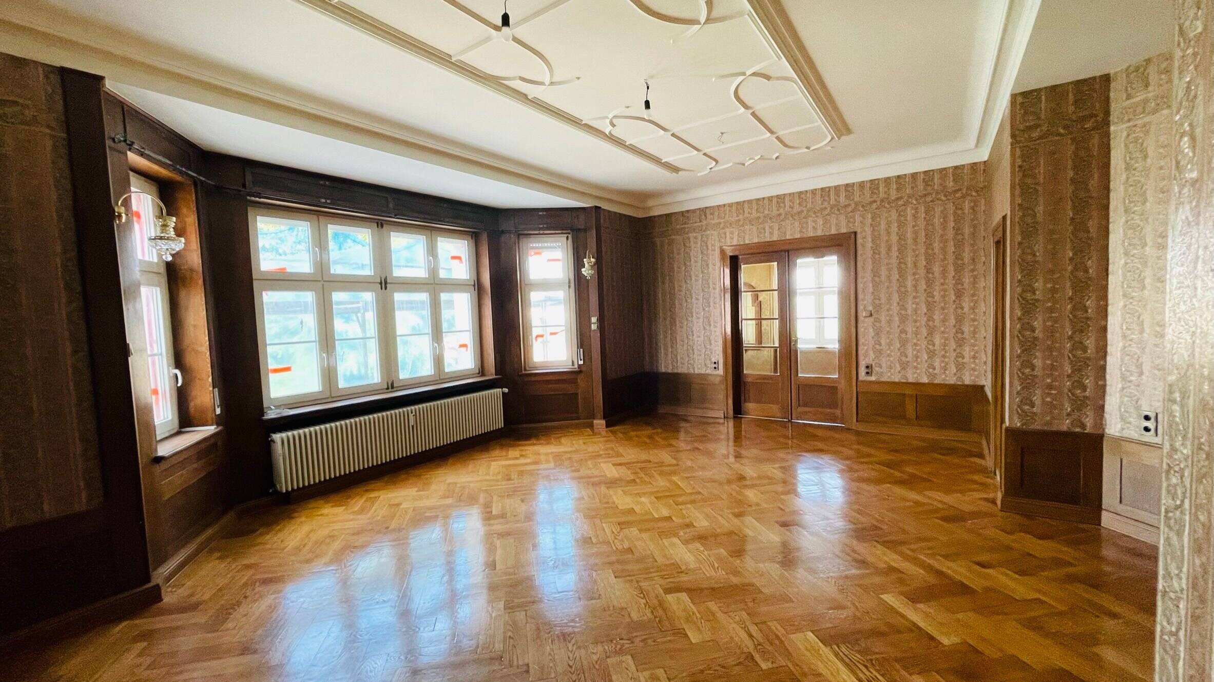 Großzügige 4-Raum-Wohnung in vollständig saniertem Objekt, 7937 Zeulenroda-Triebes