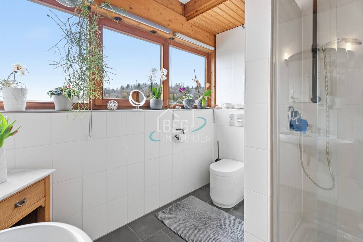 Großzügige Villa mit Einliegerwohnung, Pool und Panoramablick am Fuße der Achalm – 72760 Reutlingen – Vorschaubild 3