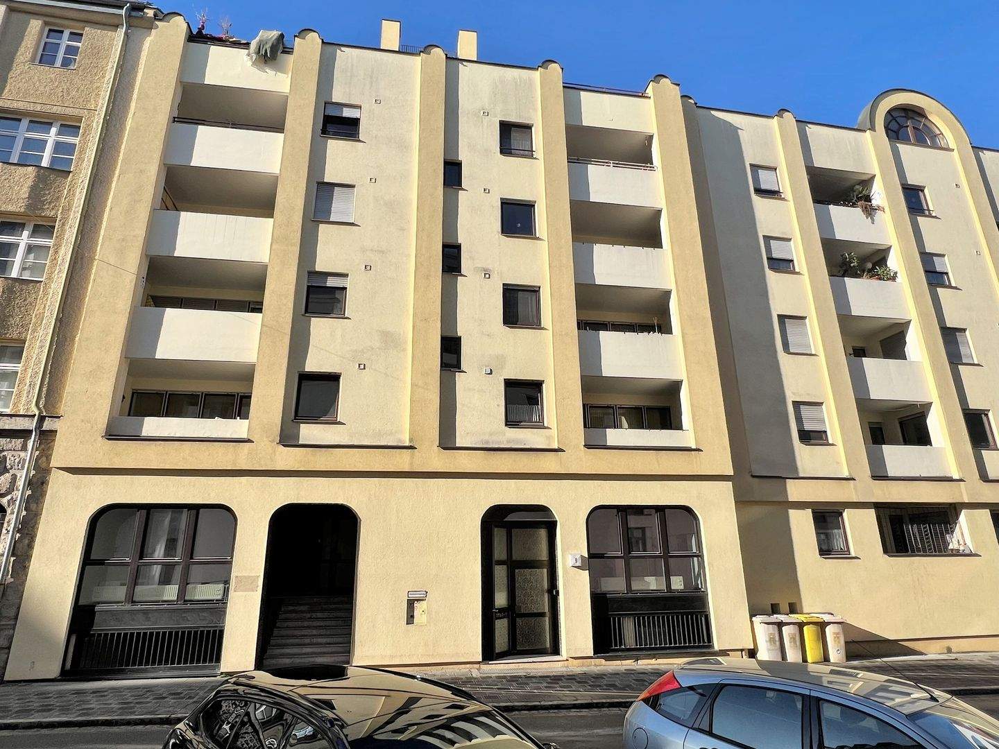 Urban leben am Stadtpark: Schön sanierte Wohnung / Praxis mit Einliegerwohnung und eigenem Hauseingang an ruhiger Seitenstraße!, 90762 Fürth (Innenstadt)