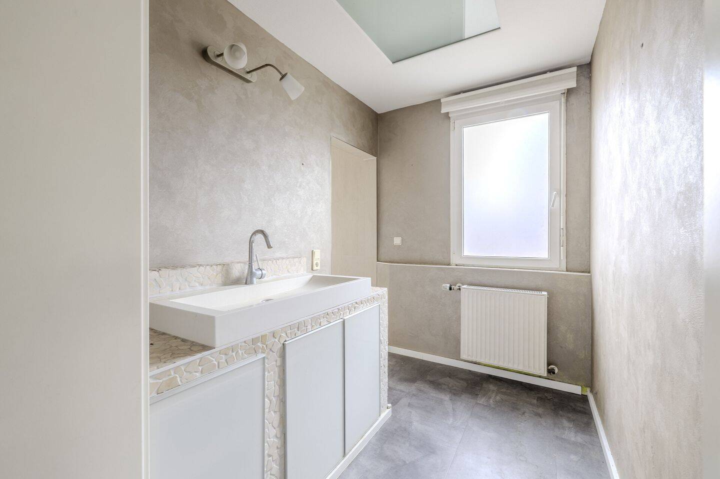 MFH mit Gewerbehalle & PV – vielseitig nutzbar mit großem Entwicklungspotenzial, 70376 Stuttgart (Bad Cannstatt Burgholzhof Münster Zuffenhausen)