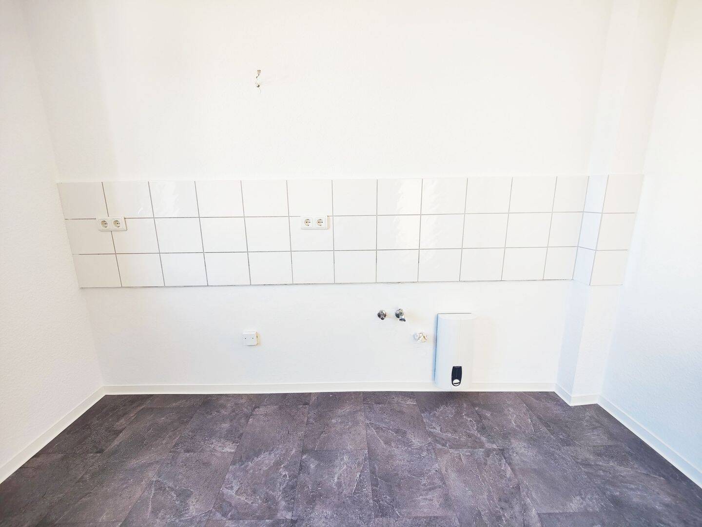 AB 01.09.2026 KLEIN & FEIN: Lichtdurchflutete 1-Zimmer Wohnung mit modernem Bad und Balkon!, 37581 Bad Gandersheim