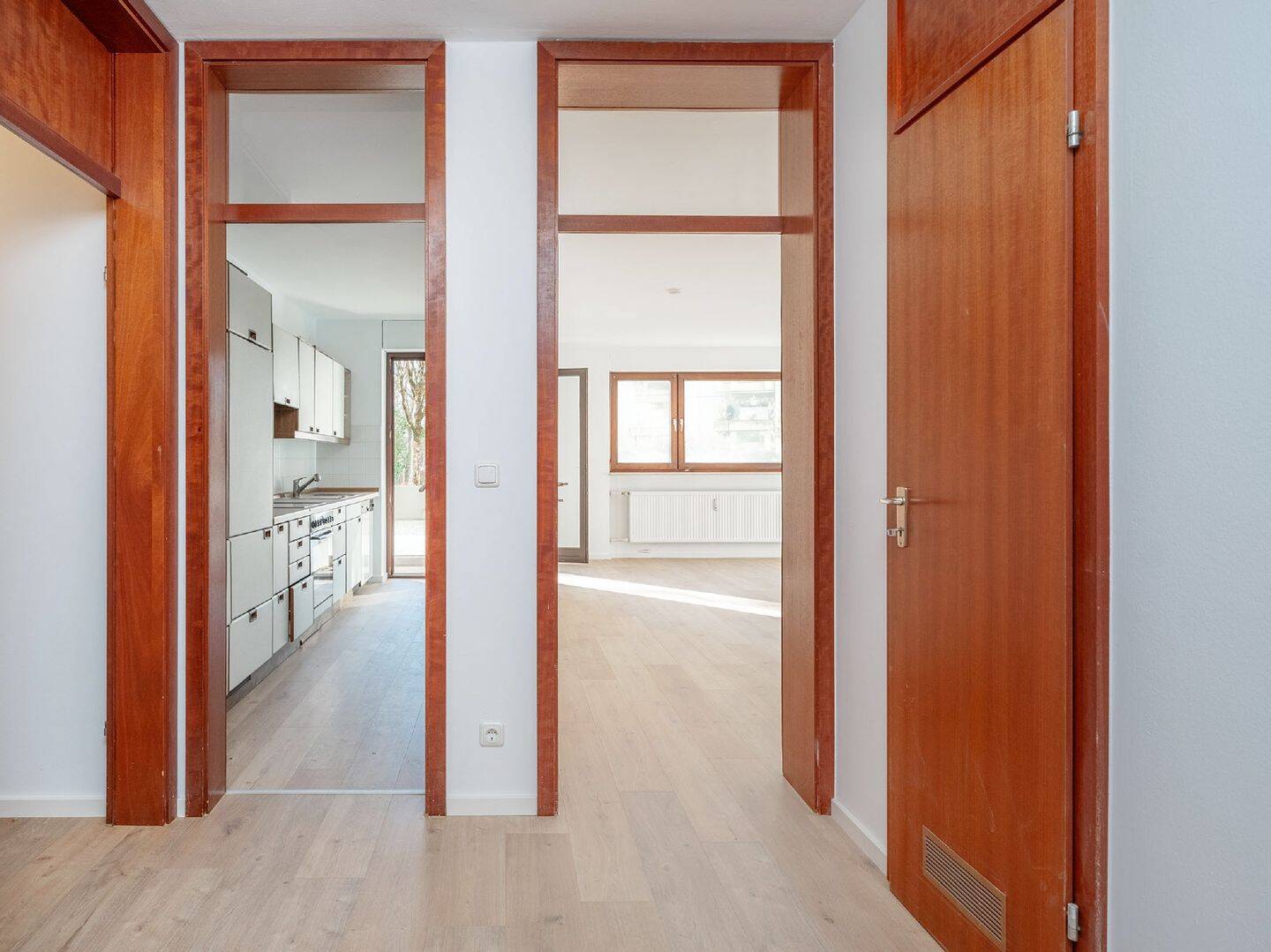 MAIER – Nähe Olympiapark! Großzügige 2-Zi-Wohnung mit EBK und Westbalkon!, 80797 München (Maxvorstadt Milbertshofen-Am Hart Neuhausen-Nymphenburg Schwabing-West)