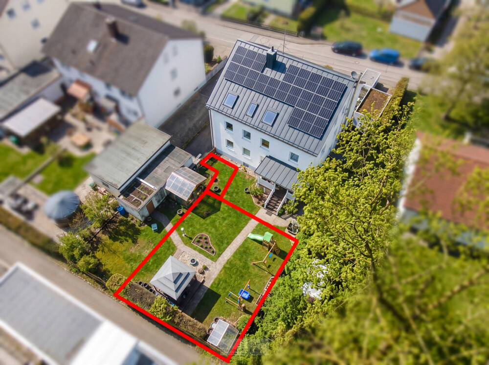Wohnen mit Charakter – Lichtdurchflutete 3,5-Zimmer-Wohnung im obersten Geschoss, 93105 Tegernheim