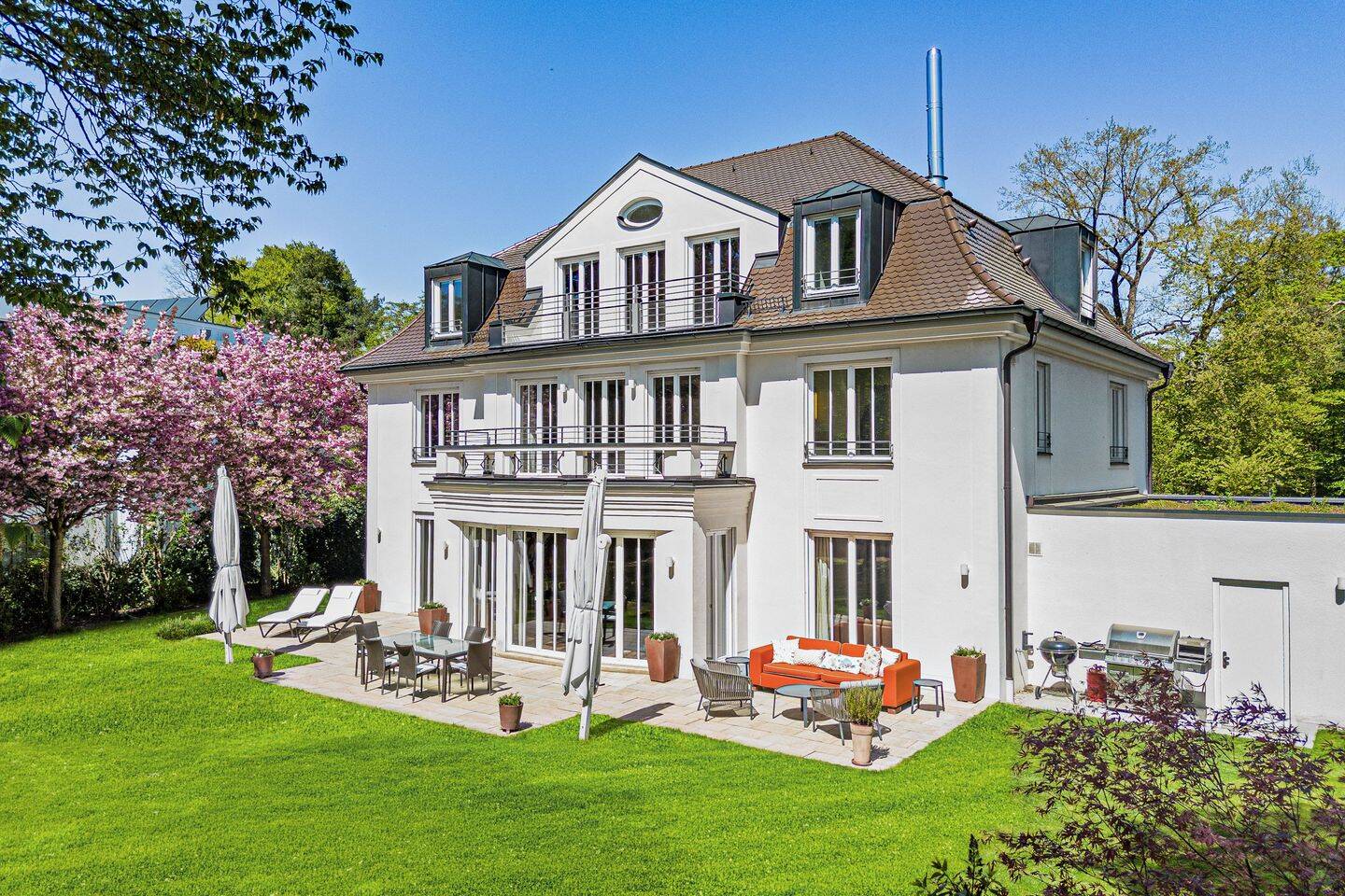 Klassische Linien und großzügige Dimensionen. Elegante Villa in Bestlage., 81479 München (Thalk. Obersendl.-Forsten-Fürstenr.-Solln)