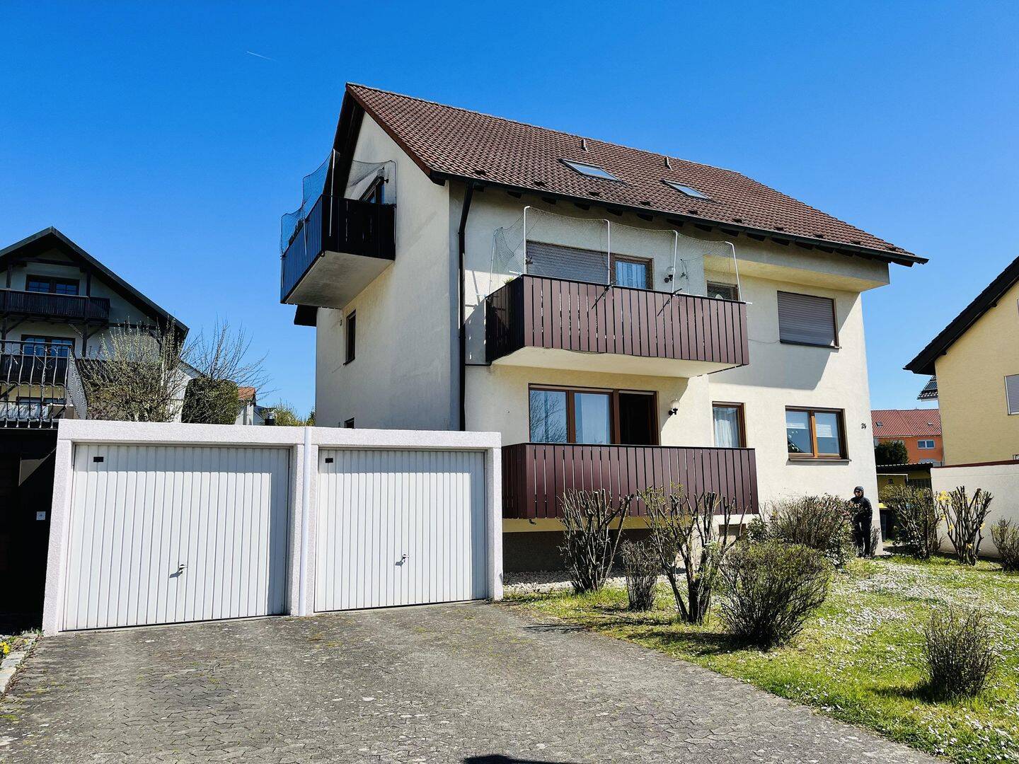 *FRISCH MODERNISIERT* Sofort beziehbare 3 Zimmer-Dachgeschosswohnung mit Keller, Balkon und Garage in beliebter Siedlungslage, 97437 Haßfurt