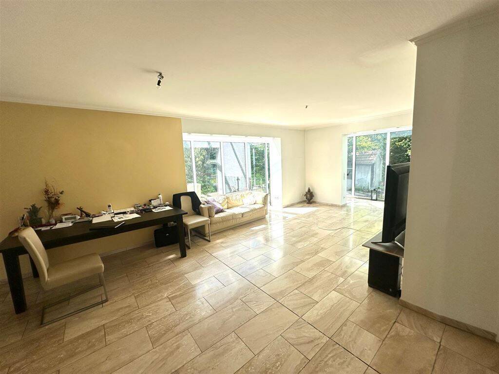 Wohnen in charmanter Lage, ETW im freist. Wohnhaus, gr. Gartenanl. Schimmteich, 2 Garagen – 45149 Essen – Vorschaubild 4