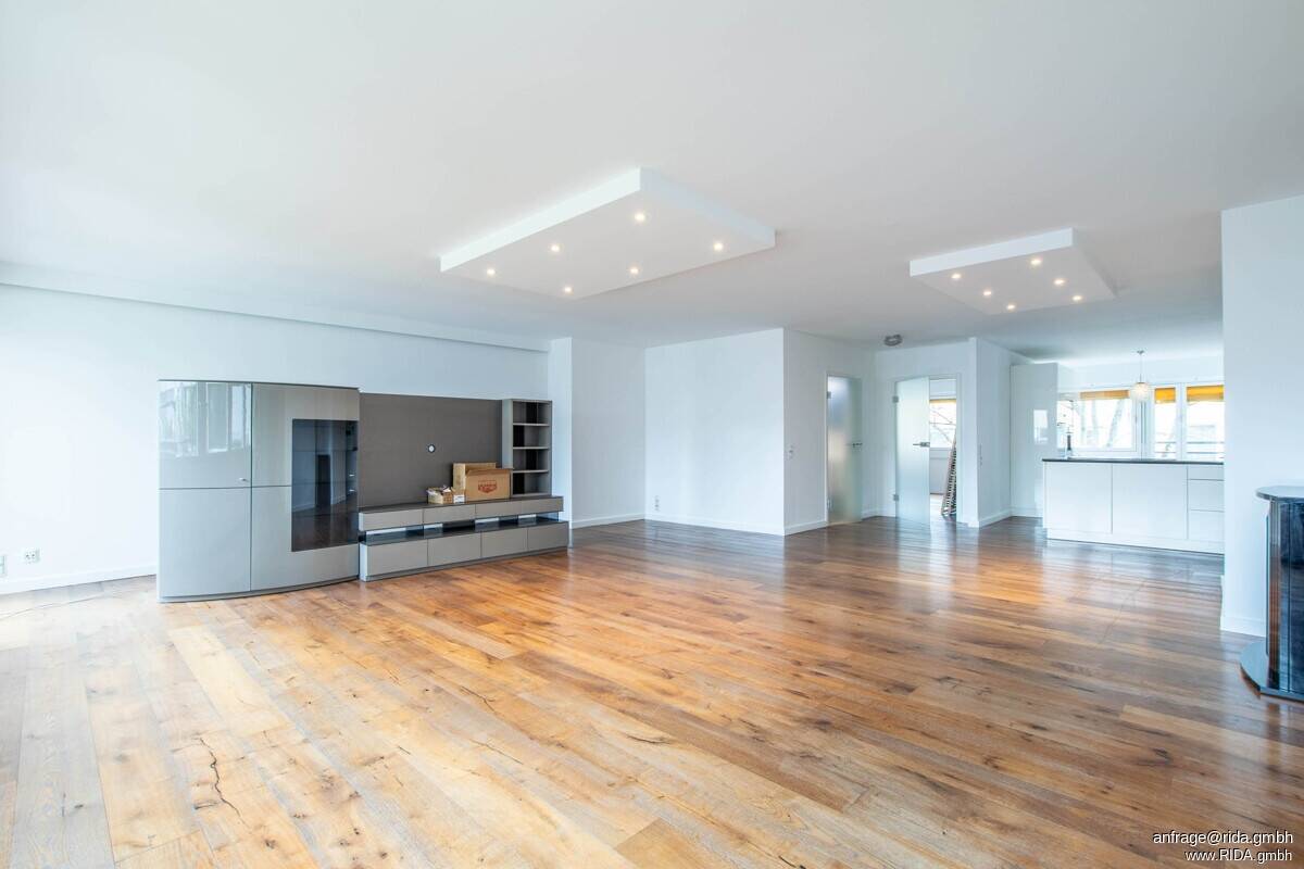 Welc(H)ome® by RIDA RESIDENTIAL – Exklusive Stadtwohnung mit einzigartigem Domblick!, 50667 Köln (Altstadt-Nord Altstadt-Süd)