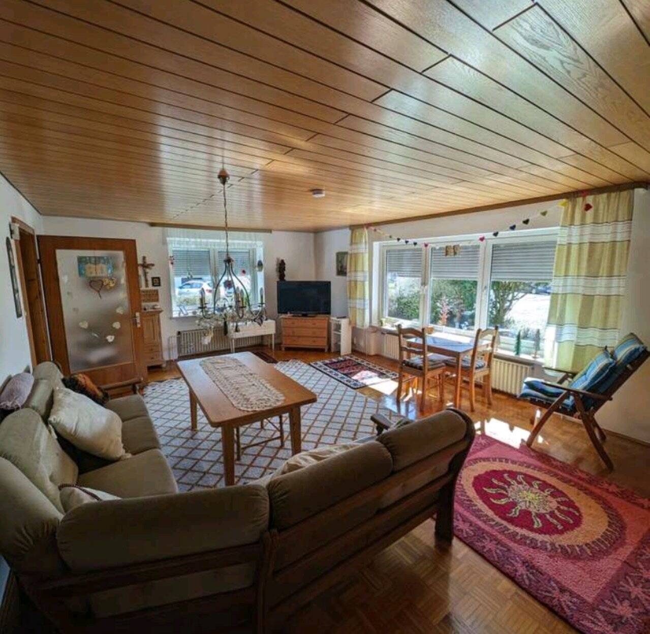 Idyllisches Einfamilienhaus freistehend zum Kauf, 82294 Oberschweinbach