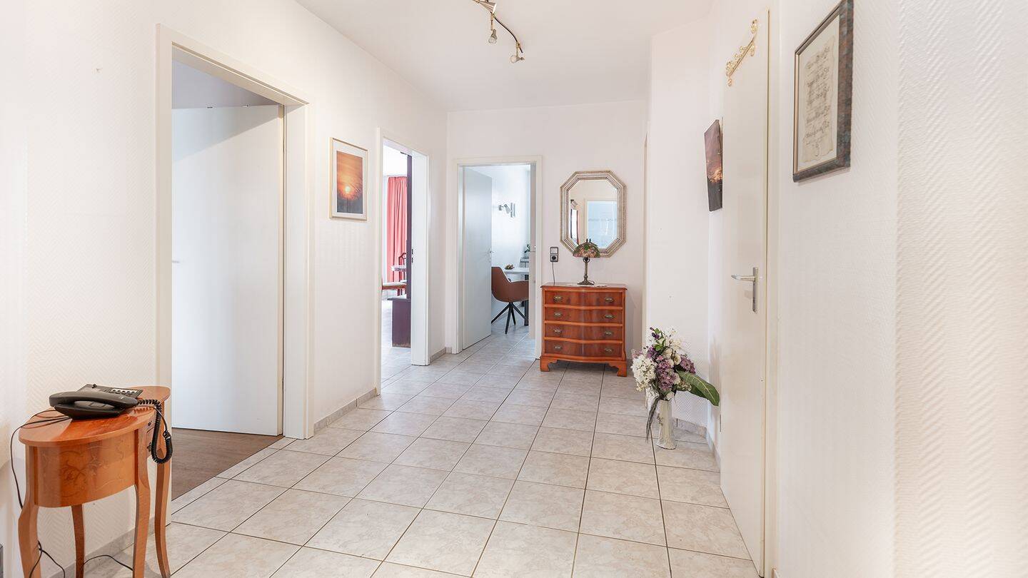 Modernes Penthouse mit großzügiger Terrasse und besonderem Flair in Hamburg-Stellingen!