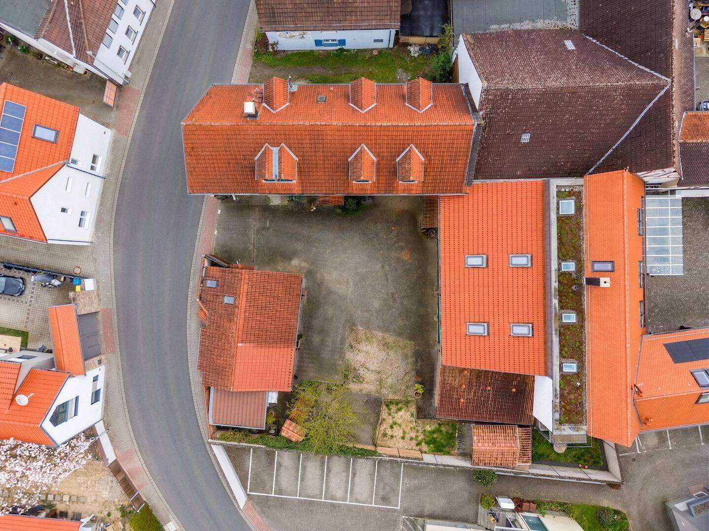 Einzigartige Hofreite mit Charakter, großem Potenzial und vielseitigen Nutzungsmöglichkeiten, 65835 Liederbach am Taunus
