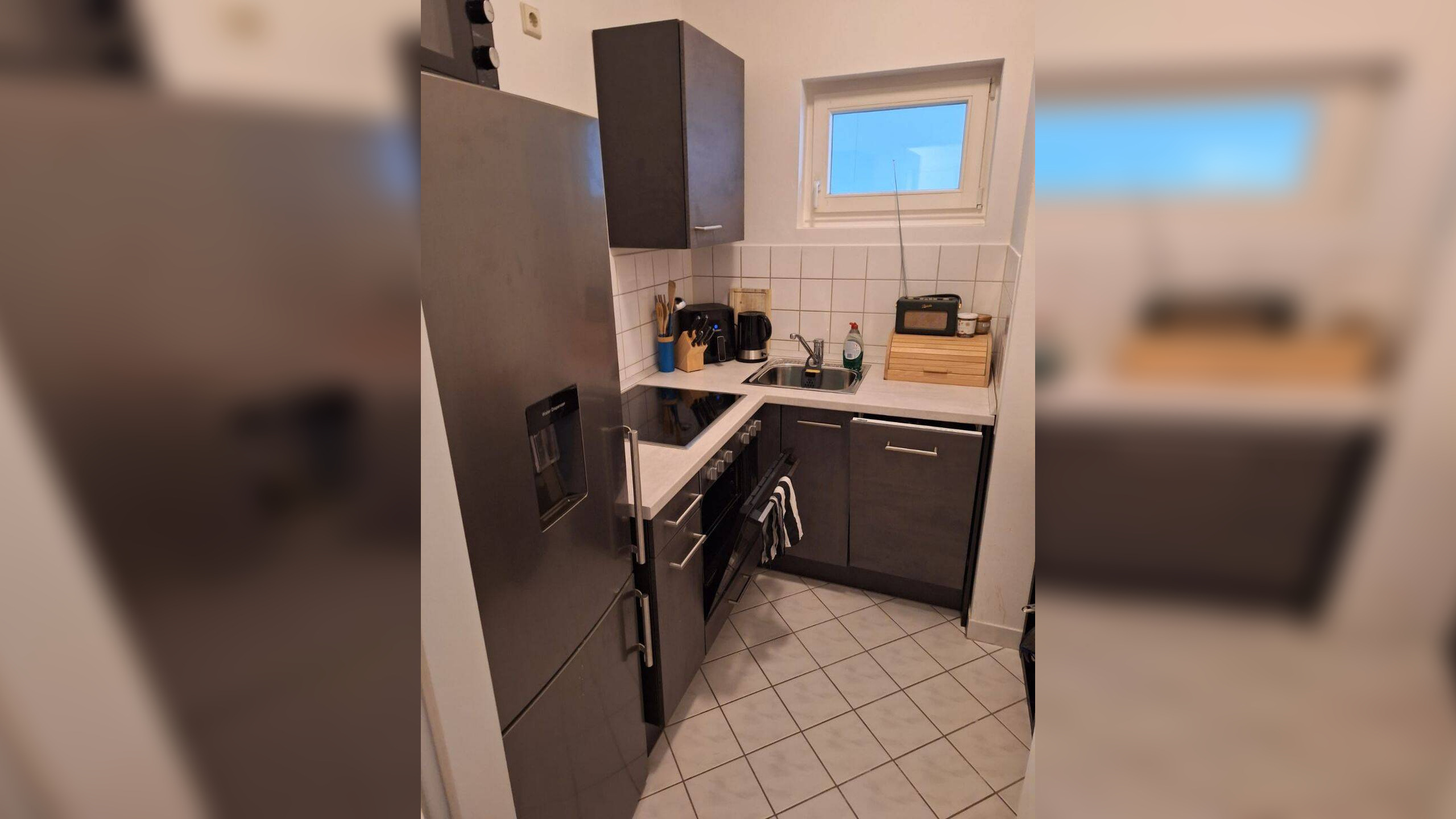Frei ab 1.8. – EBK-Abkauf mögl / nur Wohnzi. straßenseitig / Stellplatz !
