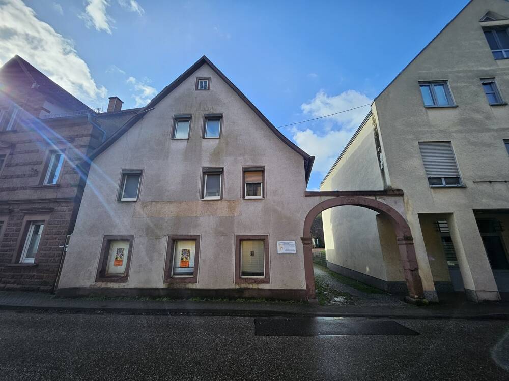 Wohn-und Geschäftsgebäude in zentraler Lage, 76857 Albersweiler (Taubensuhl)