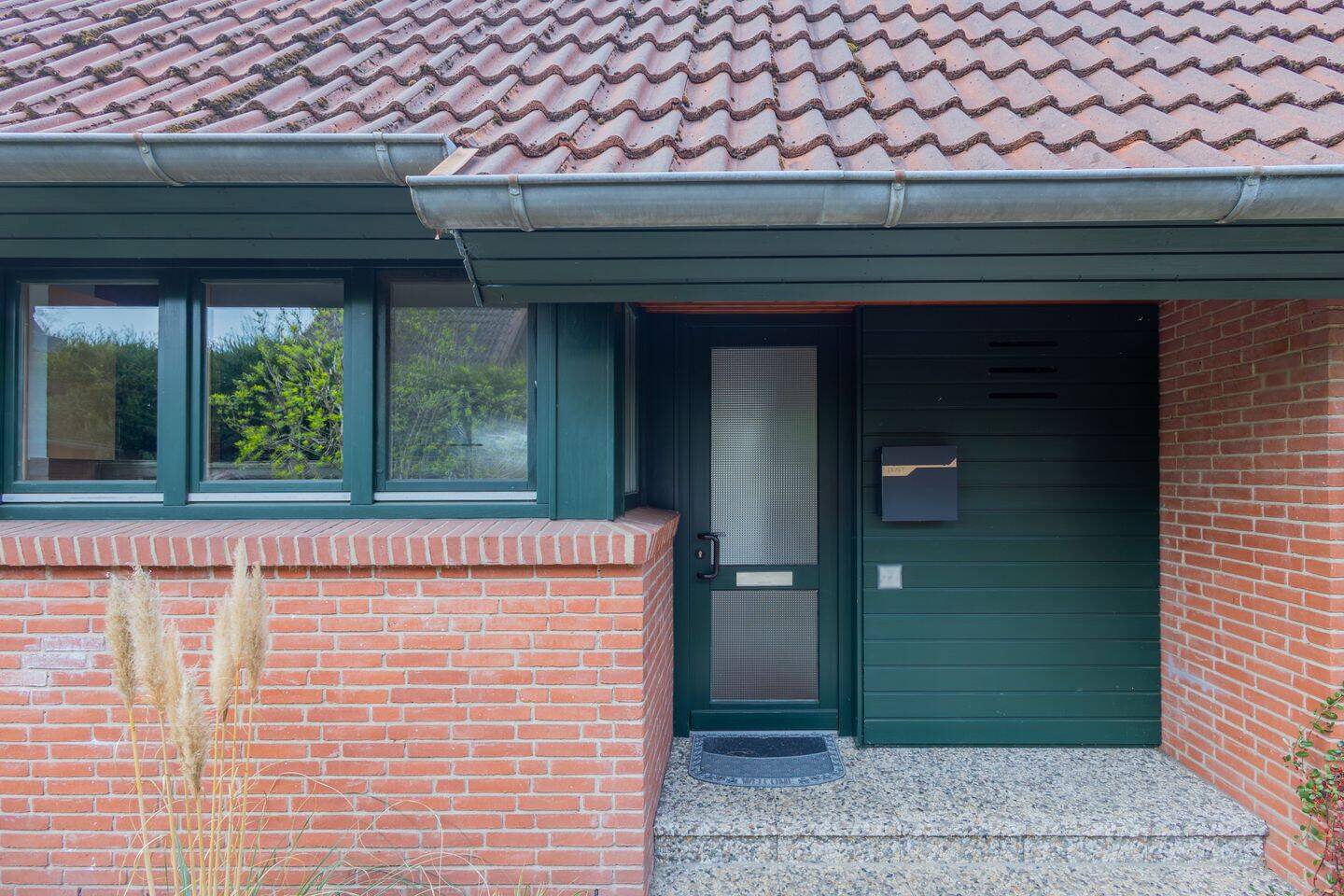 Familiengerechtes Reihenmittelhaus mit Keller und Carport in guter Lage von Rendsburg, 24768 Rendsburg