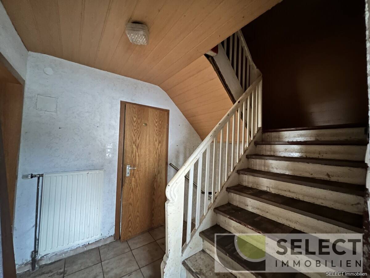 Aus Bankverwertung! Wohnhaus mit Garten in ruhiger Wohnlage, direkt am Niederwürzbacher Weiher., 66440 Blieskastel