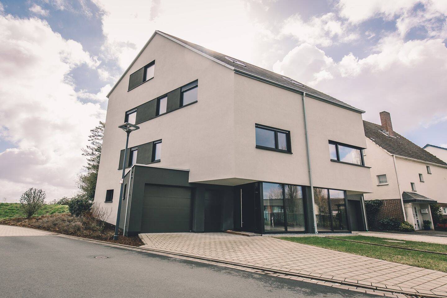 Moderne Neubau Doppelhaushälfte in attraktiver Deichlage von Lipperode, 59558 Lippstadt