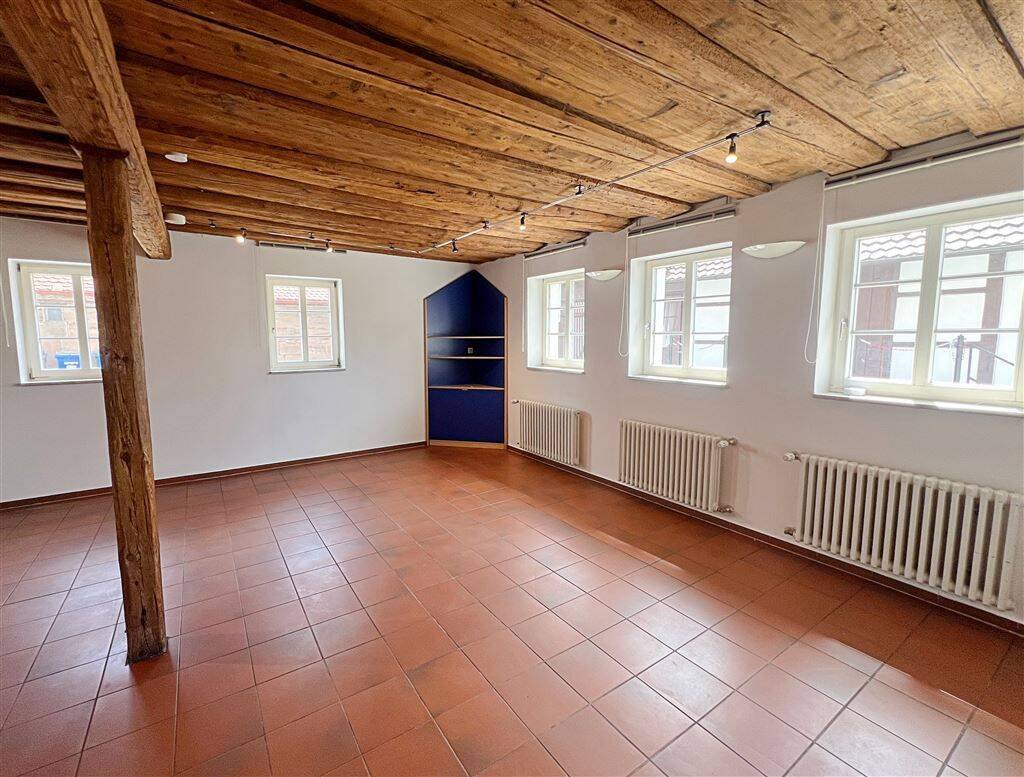 Großes Potenzial! Leerstehendes Wohn- und Geschäftshaus in Nürnberg-Buch, 90427 Nürnberg