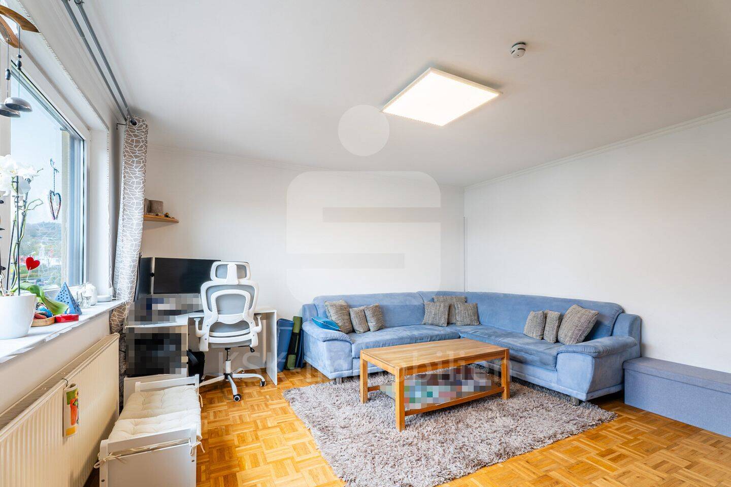 Helle 4-Zimmer-Etagenwohnung mit Balkon, Stellplatz und zusätzlicher Nutzfläche im Dachgeschoss, 53639 Königswinter