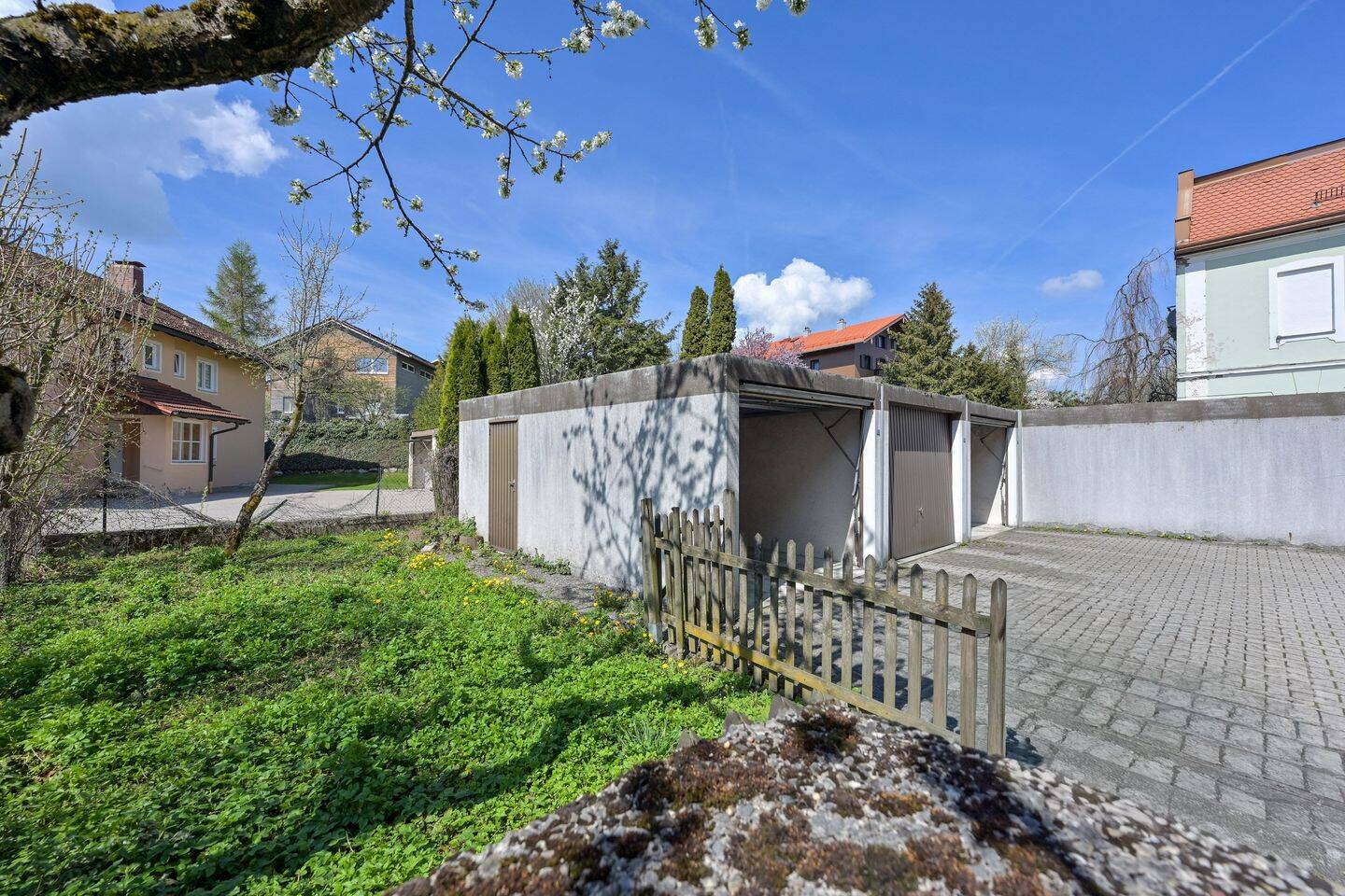MFH Holzkirchen, voll vermietet, 33.600 € p.a., Faktor 38, 1,29 Mio., 83607 Holzkirchen