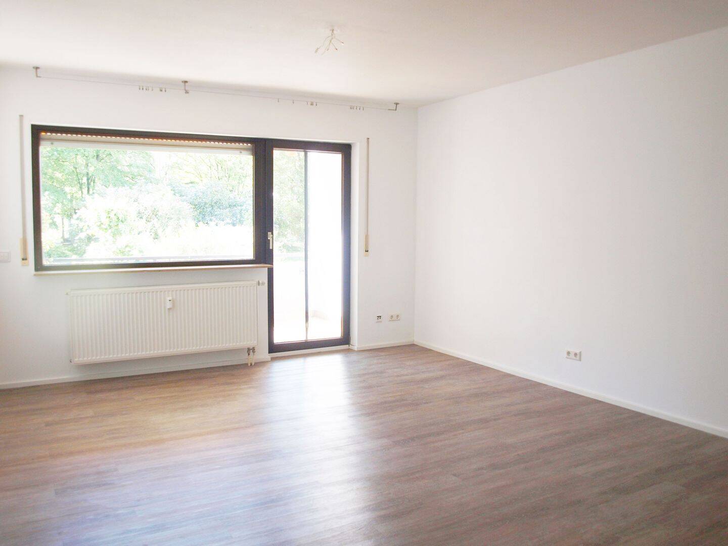 Einziehen & Wohlfühlen! Modern sanierte u.perfekt aufgeteilte EG Whng.mit Loggia, EBK, Keller u. Stellplatz, 69124 Heidelberg (Kirchheim Pfaffengrund)
