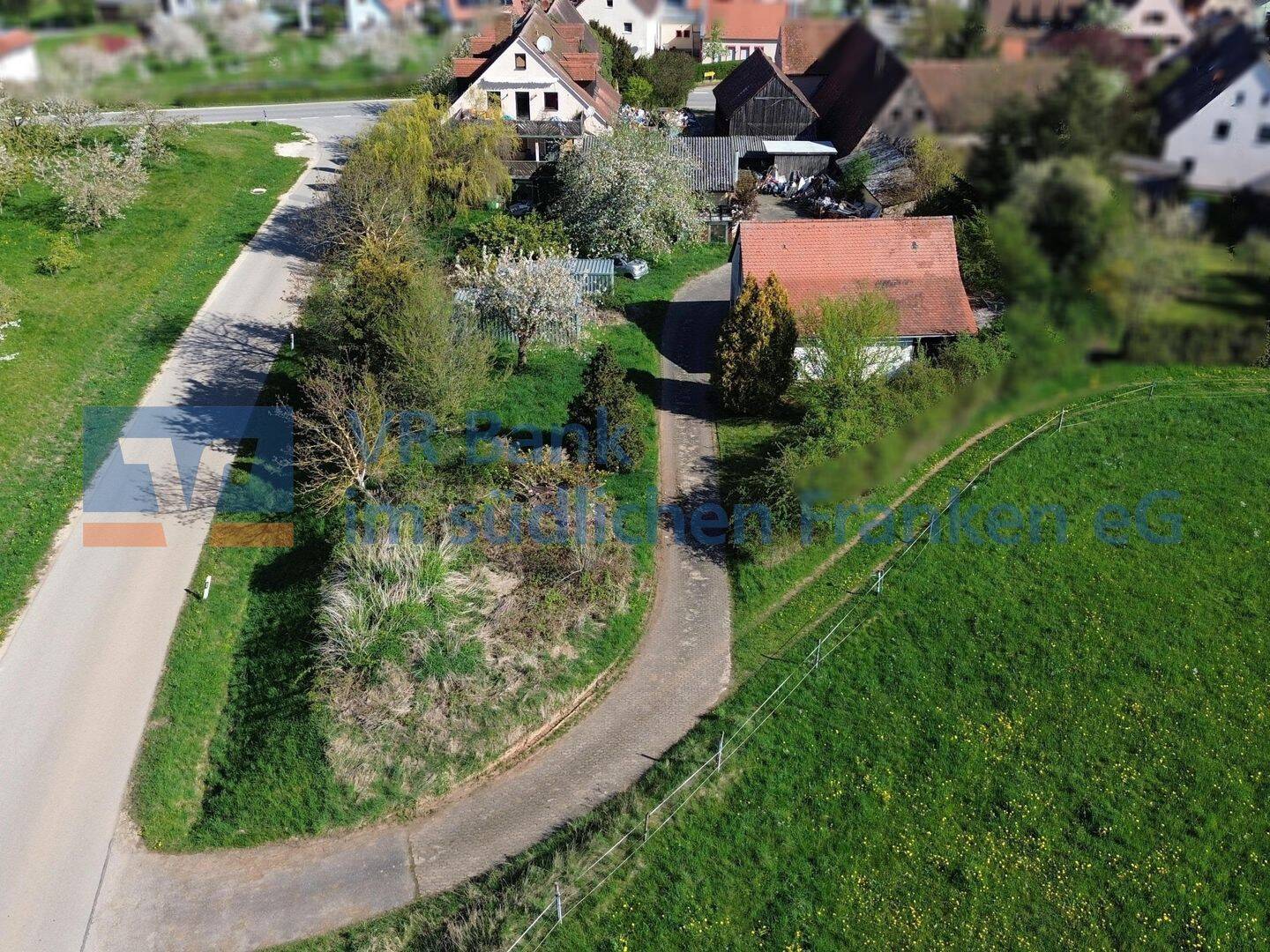 Großzügiges Anwesen mit vielseitigen Nutzungsmöglichkeiten in Kalbensteinberg, 91720 Absberg