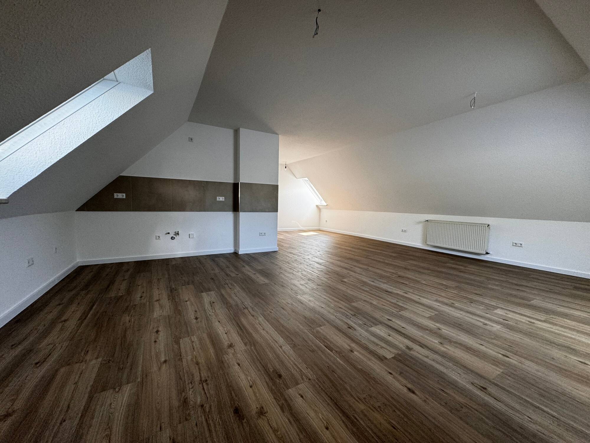 Exclusive Dachgeschosswohnung – Erstbezug nach Kernsanierung (MA -1020-222), 30916 Isernhagen