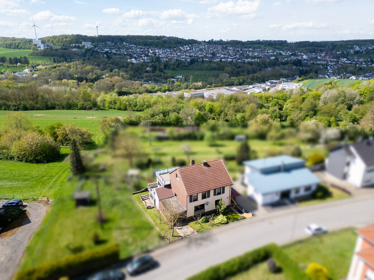 Großzügiges Zweifamilienhaus in Püttlingen, 66346 Püttlingen