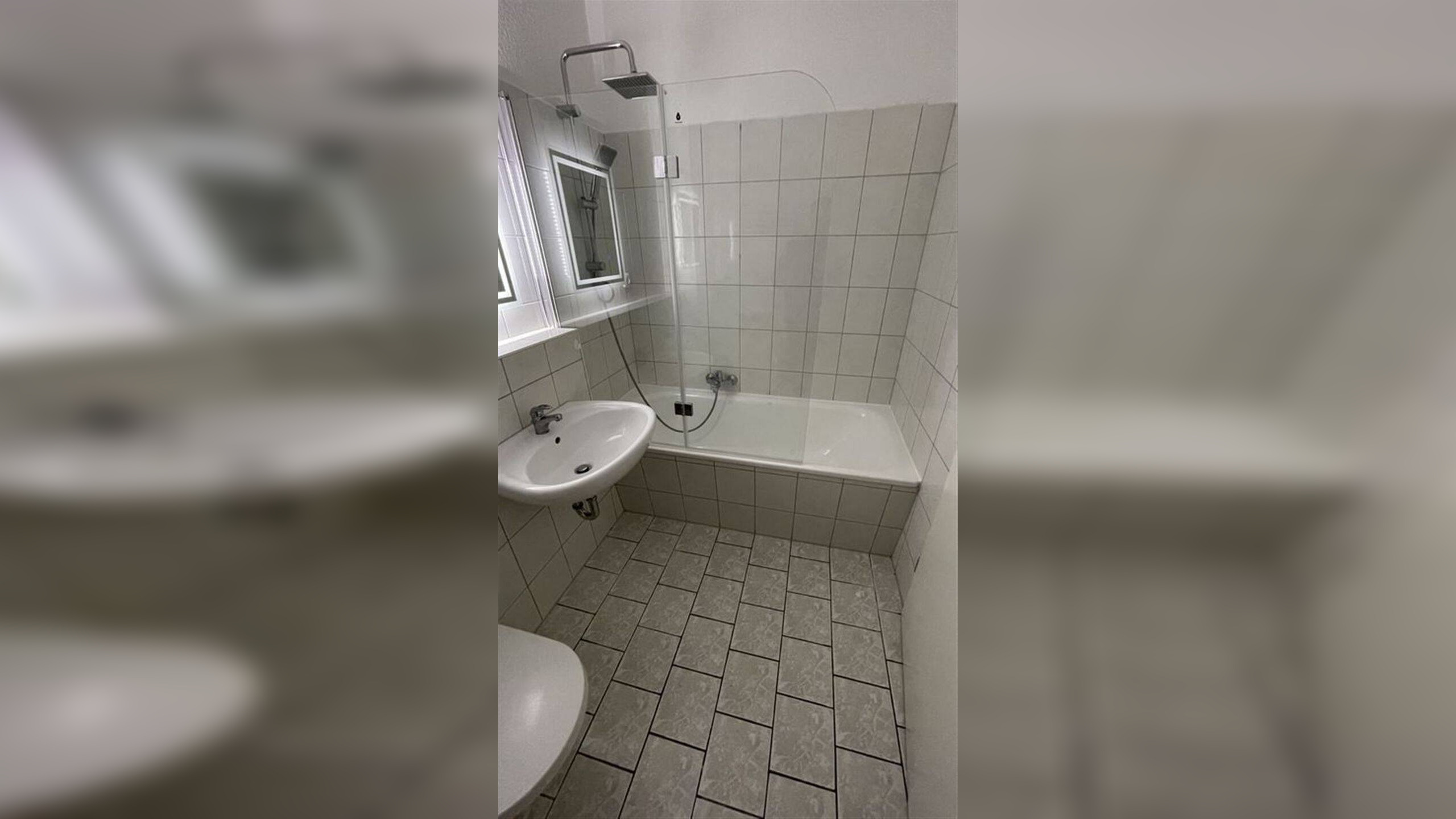 Moderne Wohnung mit Balkon & EBK :) – Chemnitz – Vorschaubild 3